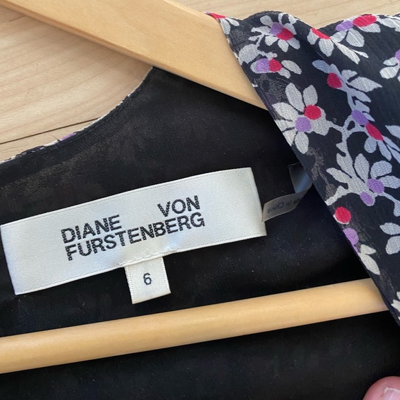 Diane von Forstenberg floral fitted top - Picture 3 of 4